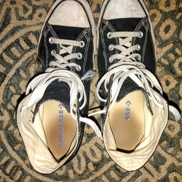 Used Converse. Black and white. Size 10.5 - Picture 4 of 8